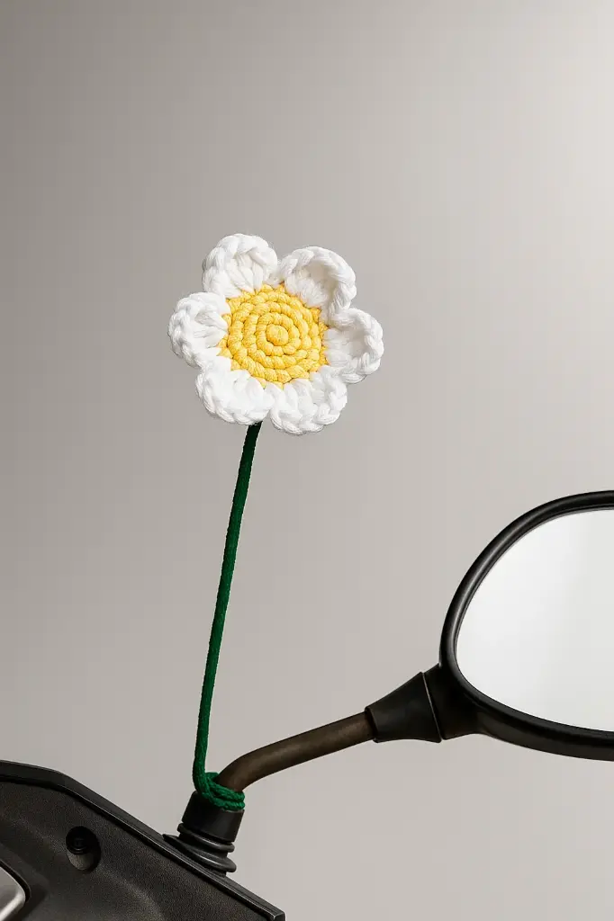 Daisy Scooty Charm